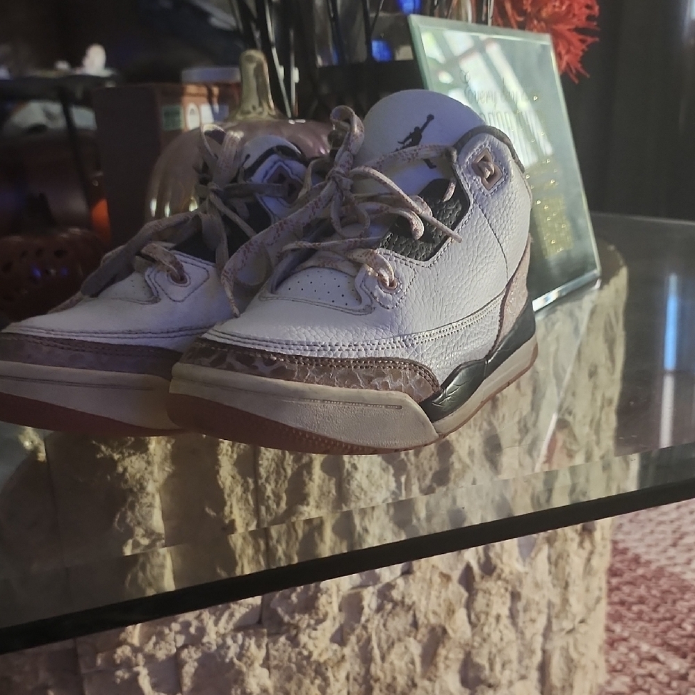 Stylish White and Black Girl's Sneakers - Picture 3 of 3